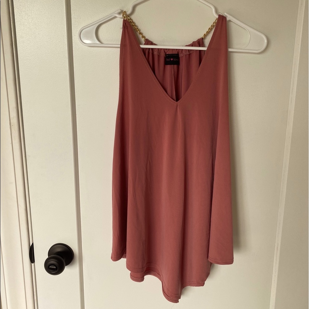 Pink flowy tank top with golden chain